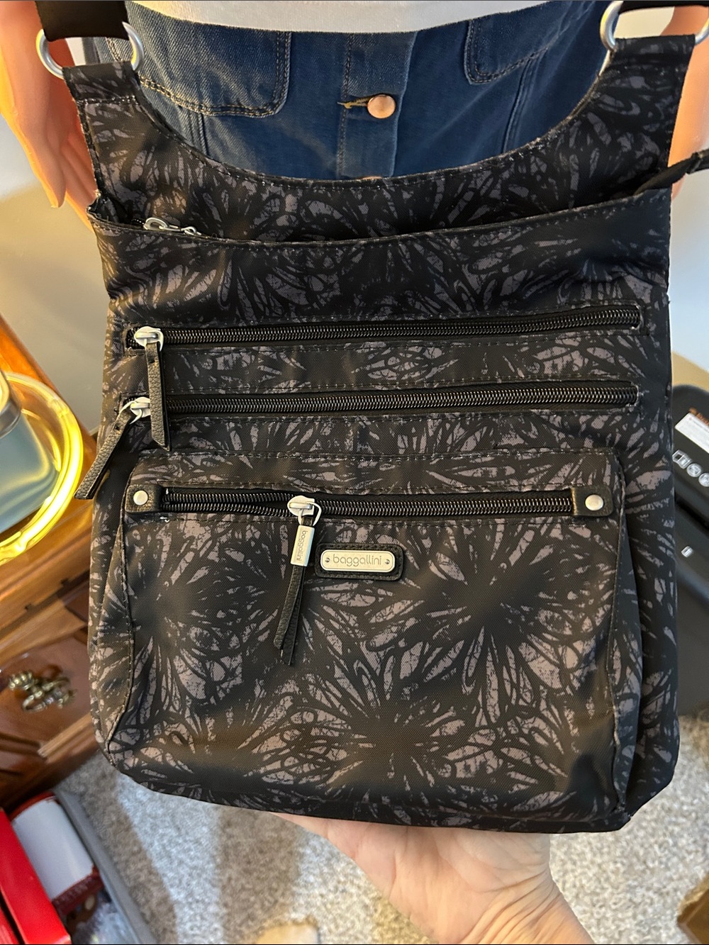 Baggallini Black and Gray Patterned Crossbody Bag with pouch